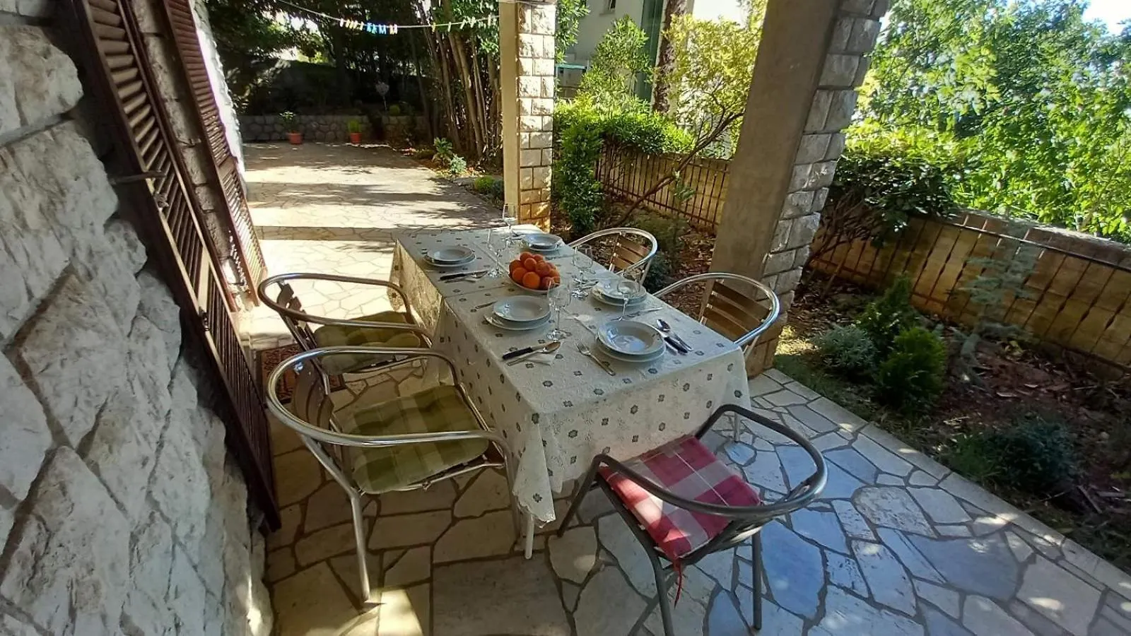 Apartments House Vukelic 茨里克韦尼察