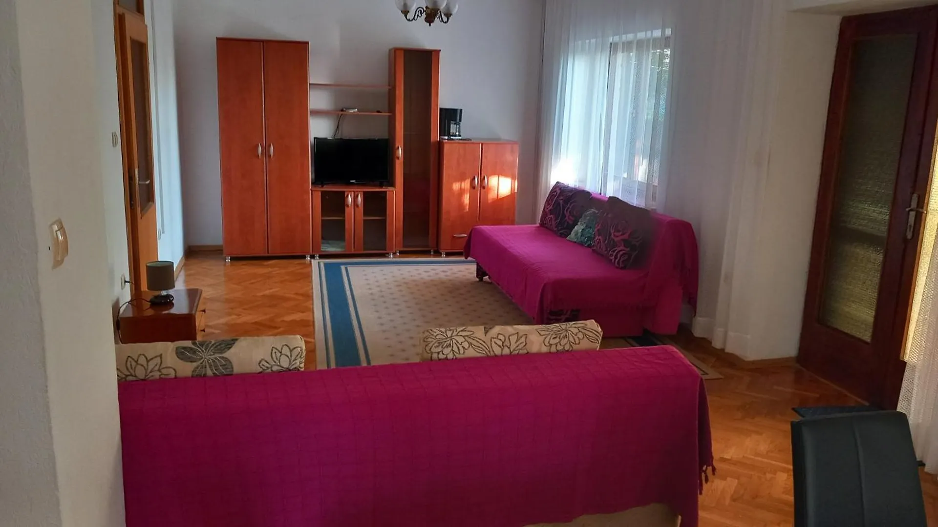 Apartments House Vukelic 茨里克韦尼察