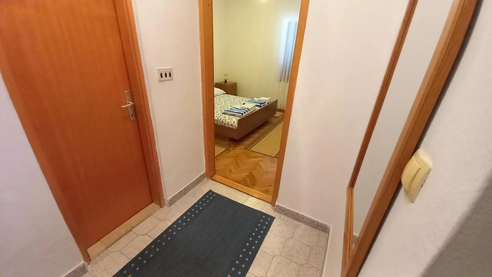 Apartments House Vukelic 茨里克韦尼察