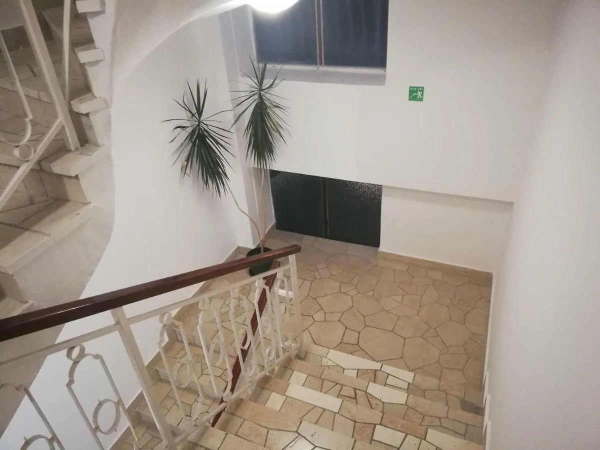 Apartments House Vukelic 茨里克韦尼察